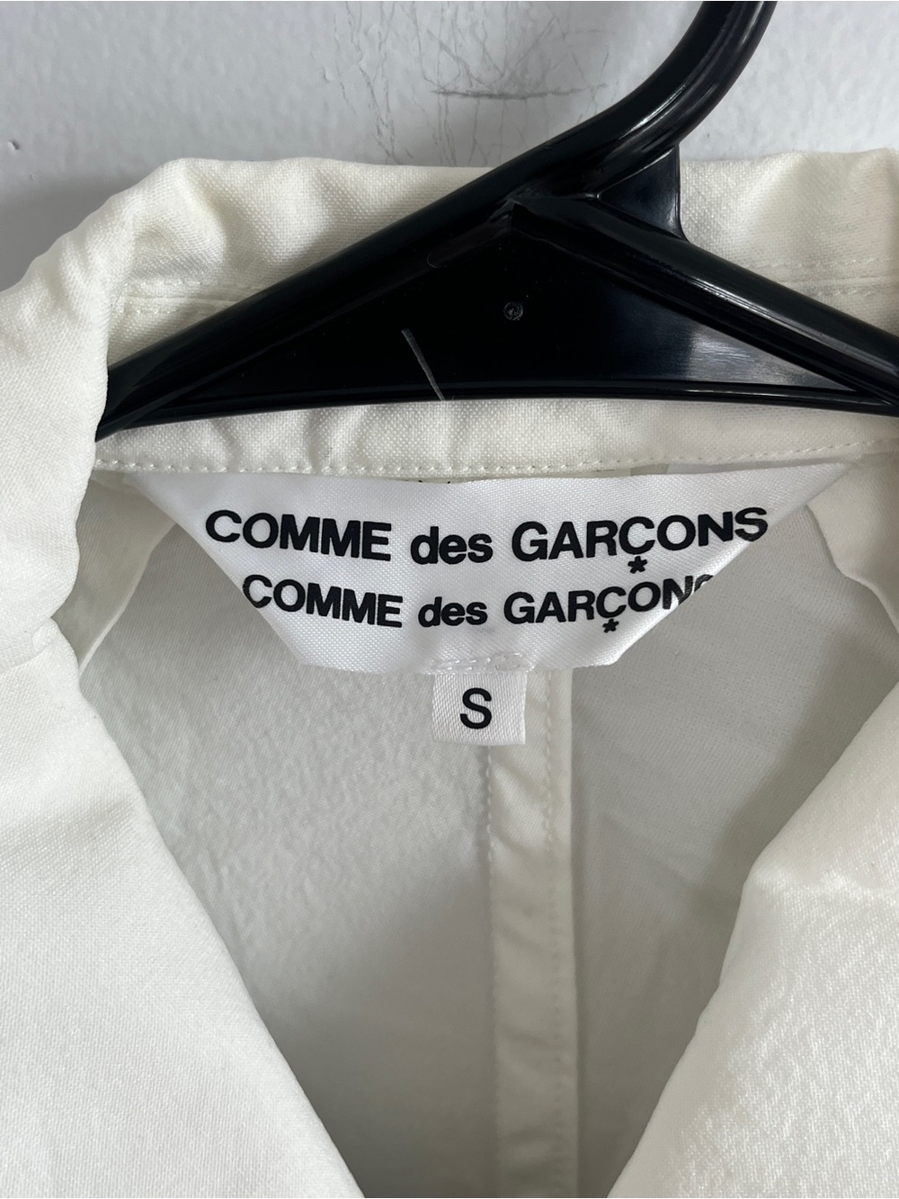 Comme des Garcons White Distressed Crop Jacket with Cutout Sleeves - Picture 3 of 3